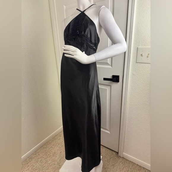 Sincerely Jules Elegant Black Satin Gown Size Medium.   #183 - Picture 4 of 13